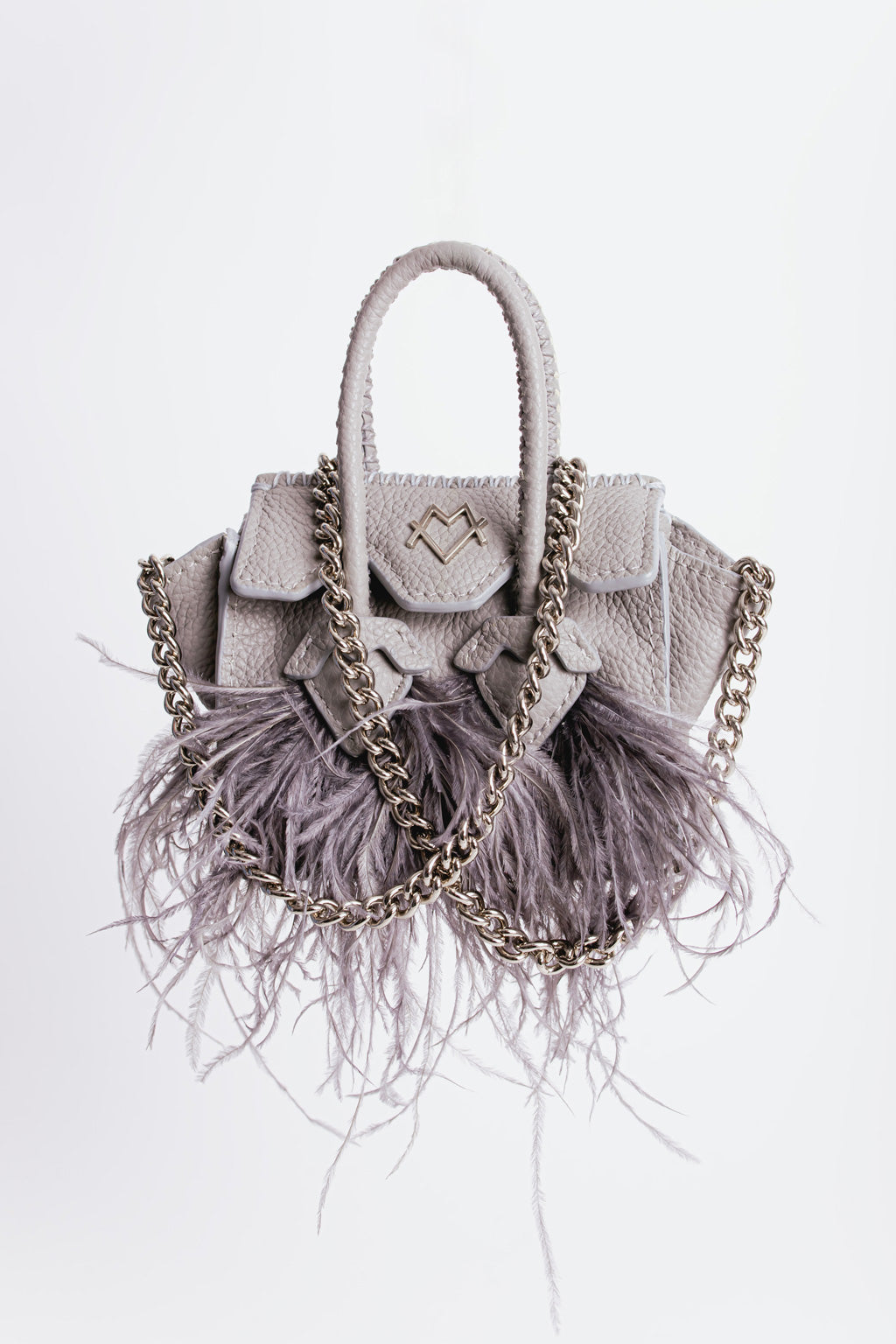 La bebe in gray