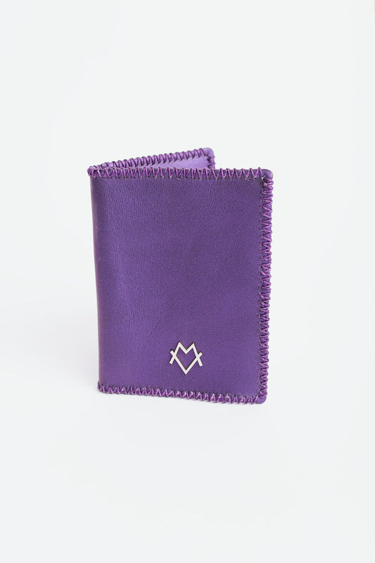 Funda de pasaporte en morado metálico
