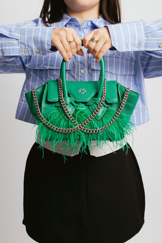 Valentina en Verde Esmeralda y Plumas / Cadena Plata