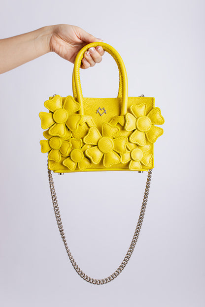Lupita in Amarillo Limon